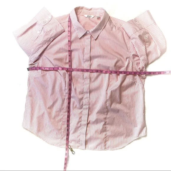 EUC Liz Claiborne 3/4 sleeve button down top - Picture 9 of 10
